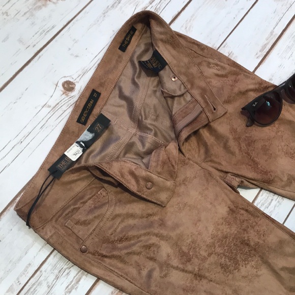 Pants - Picture 4 of 8